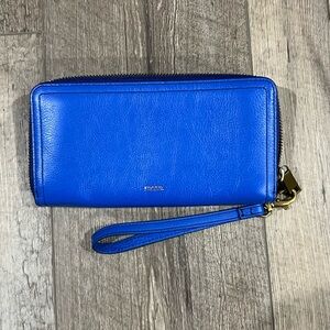 Blue Fossil zip around RFID wallet with wristlet strap